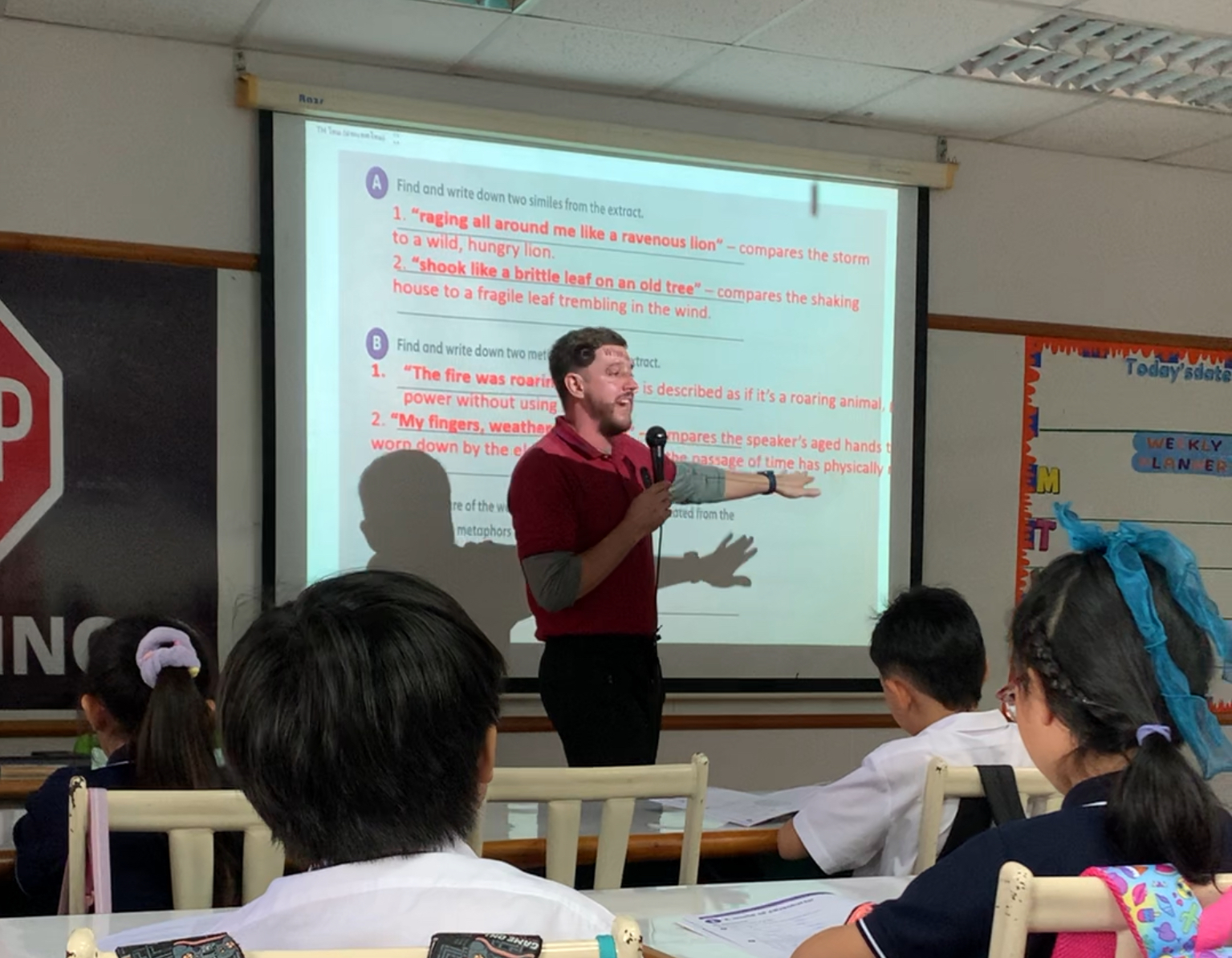 Native English teacher delivering advanced English lesson at Ek Burapa School — top O-NET English EP school Bangkok, Minburi Klongsamwa