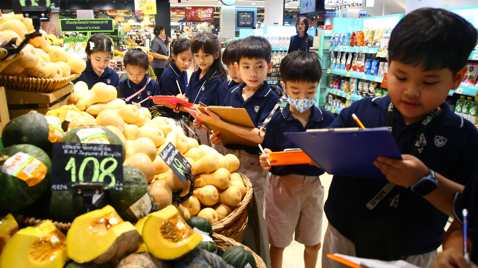 Primary students on Inquiry-Based Learning field trip at Ek Burapa School — international education at EP school price, Bangkok